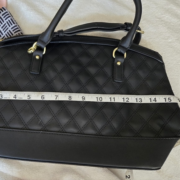 NWOT Anne Klein Black Quilted Handbag with Scarf - Picture 6 of 7